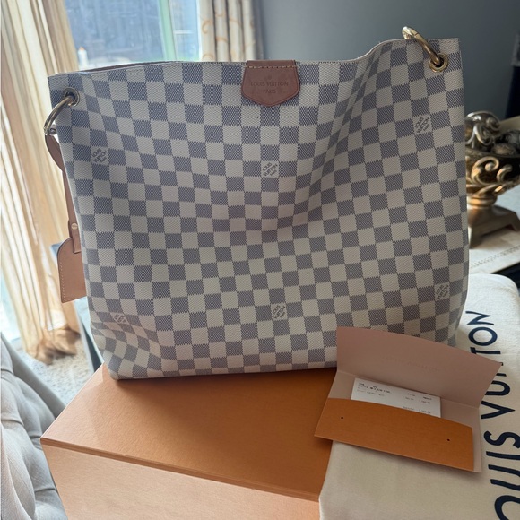 Louis Vuitton Handbags - Louis Vuitton Graceful MM very good condition.